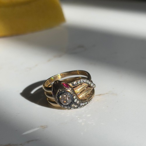 Antika Yılan Desenli Pırlantalı Yüzük