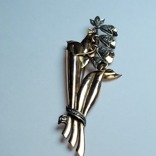 Lale Motifli Elmas Taşlı Altın Broş
